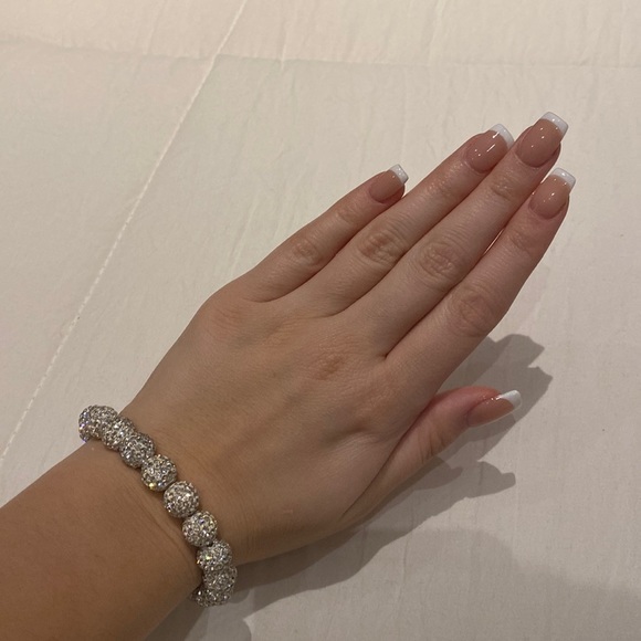 𝅺Sparkly Bracelet - Picture 2 of 5